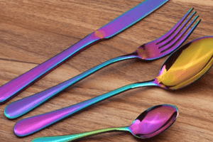 5 productos para vender en 2019 - cubiertos de colores (cuchara de colores, tenedor de colores, cuchillo de colores)