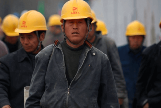 Ingeniero Industrial. Cuanto gana un Ingeniero Industrial y Que Hace. En este artículo te compartimos los datos en promedio de cuanto dinero gana un ingeniero industrial y que labores realiza.